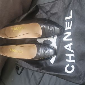 Authentic chanel pump